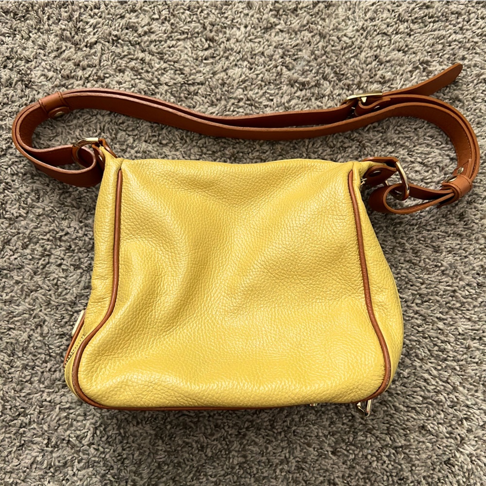 Beautiful Valentina leather bag ready for fall 🍁